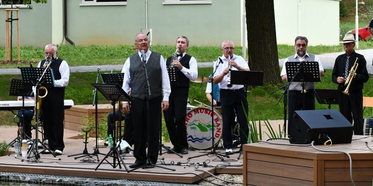 Úspešná premiéra v Póschovej záhrade