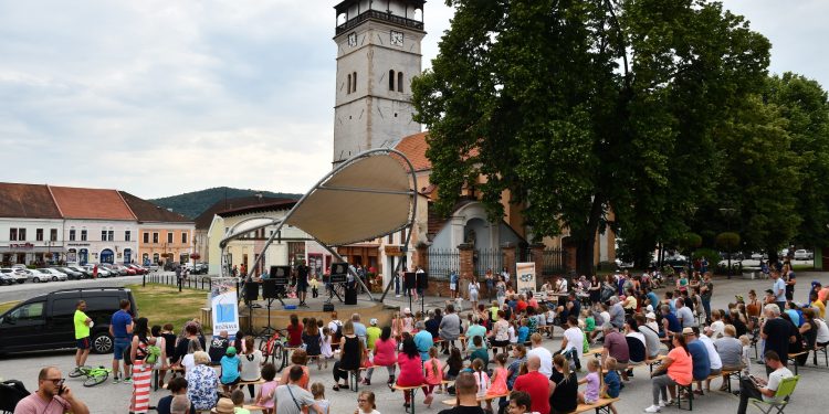Kultúrne leto prinieslo divadlo, rock i lutnový koncert