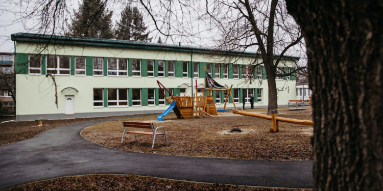 Vďaka župe a eurofondom prešla škôlka v Rožňave komplexnou modernizáciou