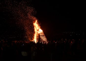 Nad Rožňavou zažiarila vatra