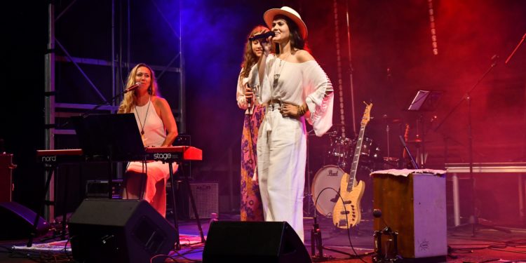 Superstaristi rozjasali divákov