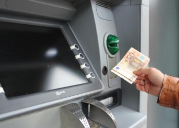 Banky sprísňujú limity na výbery z bankomatov: Ako sa menia podmienky?