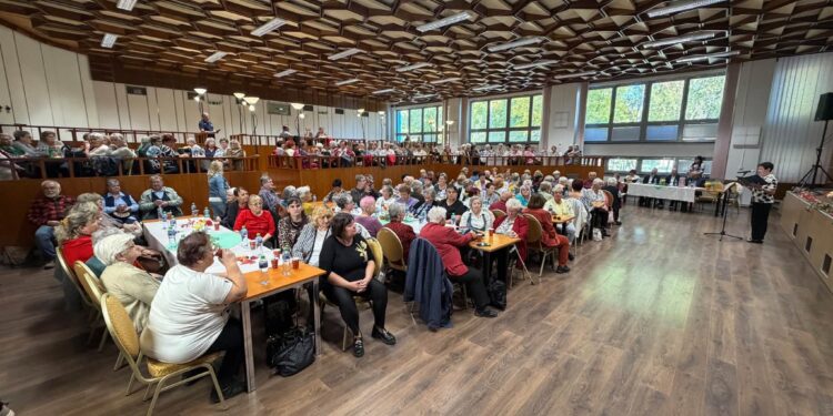 Rožňava vzdala hold seniorom: Október pripomenul hodnotu staršej generácie